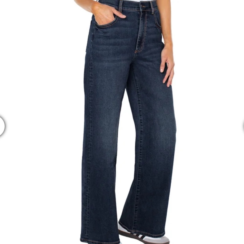 SALE!Well Worn Women’s Wide Leg Jeans Dark Blue Wash Super high waist size 8 New
